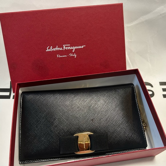 salvatore ferragamo wallet on chain(small bag) - Picture 1 of 5